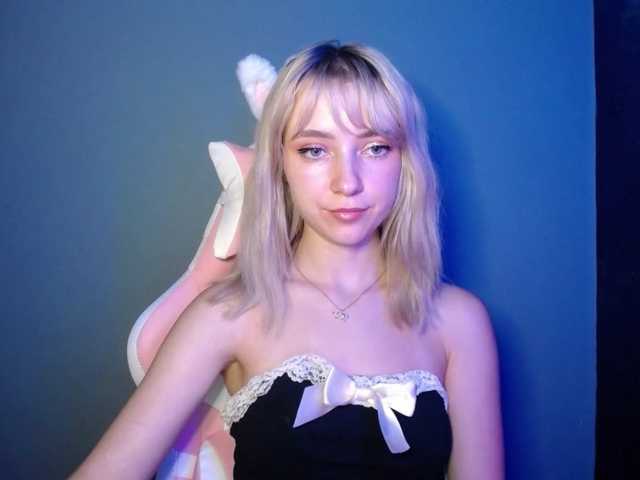 LuciaGlow live cam on BongaCams