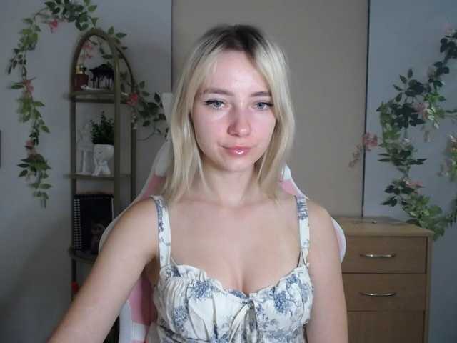 LuciaGlow live cam on BongaCams