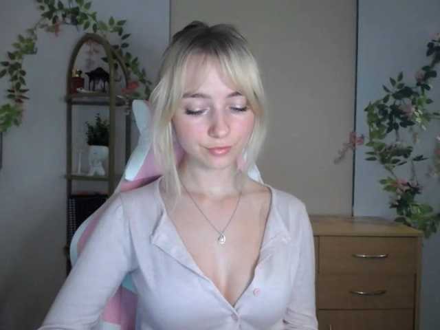 LuciaGlow live cam on BongaCams