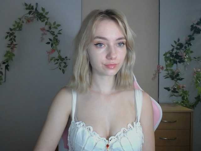 LuciaGlow live cam on BongaCams
