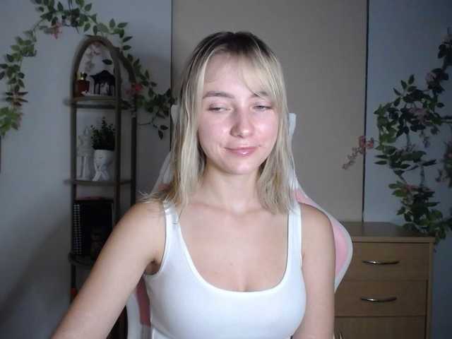 LuciaGlow live cam on BongaCams