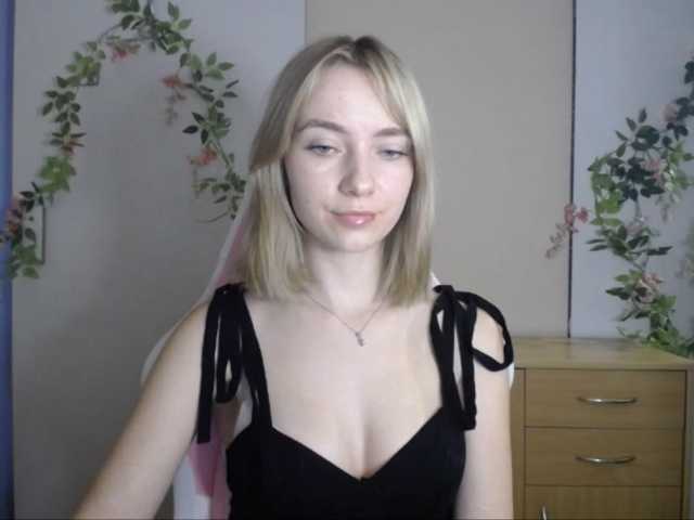 LuciaGlow live cam on BongaCams