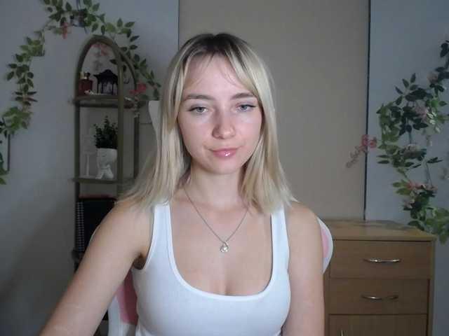 LuciaGlow live cam on BongaCams