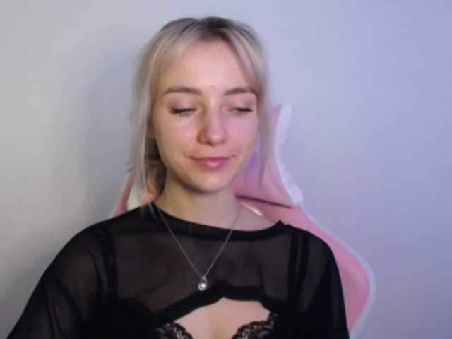 LuciaGlow live cam on BongaCams