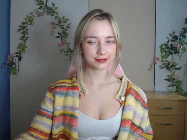 LuciaGlow live cam on BongaCams