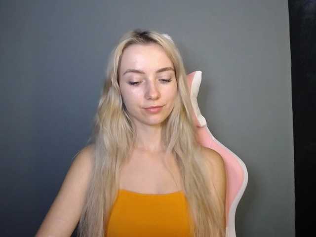 LuciaGlow live cam on BongaCams