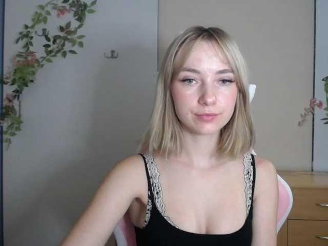 LuciaGlow live cam on BongaCams