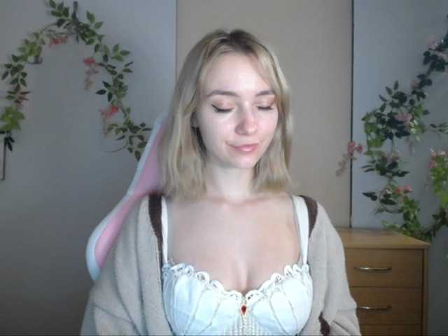 LuciaGlow live cam on BongaCams