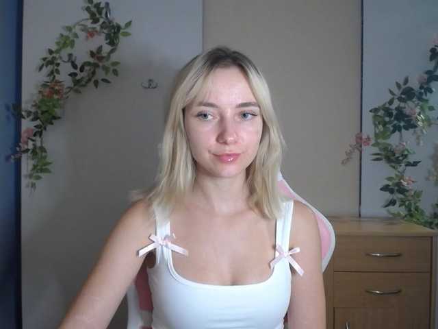 LuciaGlow live cam on BongaCams
