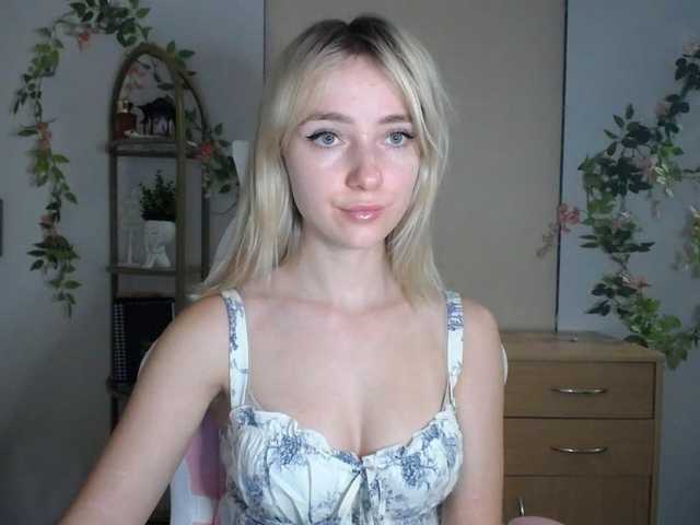 LuciaGlow live cam on BongaCams