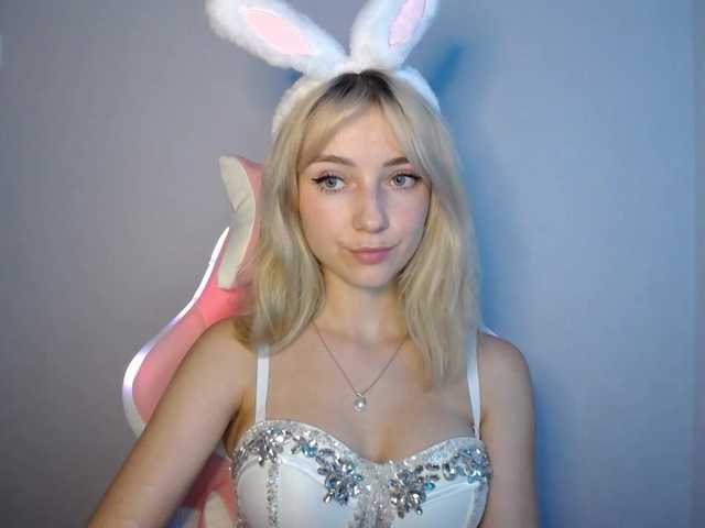 LuciaGlow live cam on BongaCams