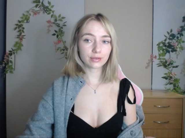 LuciaGlow live cam on BongaCams