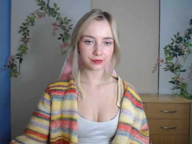 LuciaGlow live cam on BongaCams