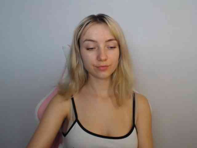 LuciaGlow webcam
