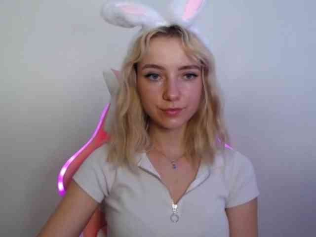 LuciaGlow webcam