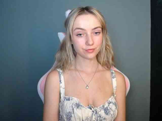 LuciaGlow webcam