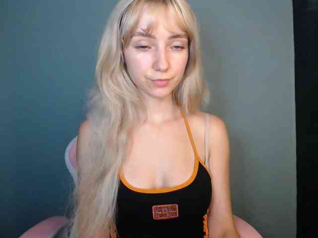LuciaGlow webcam