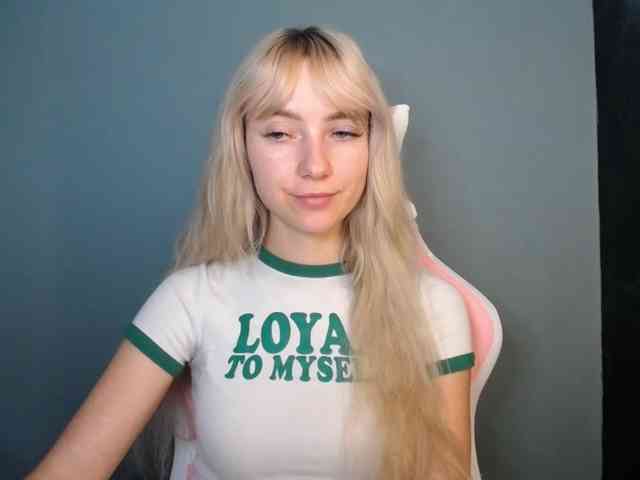 LuciaGlow webcam
