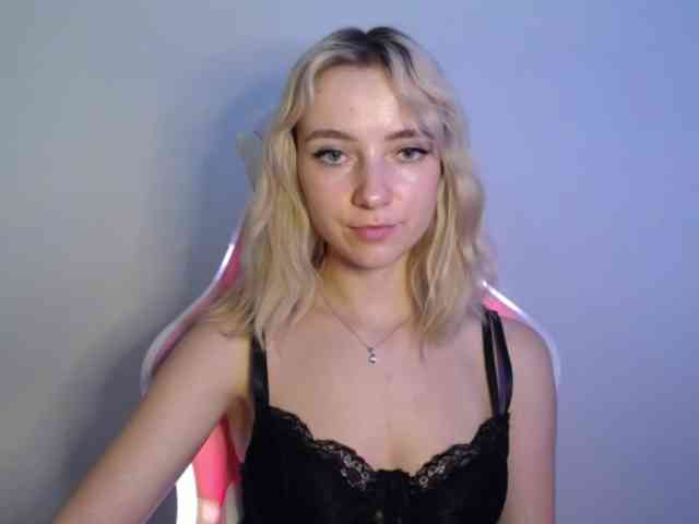 LuciaGlow webcam