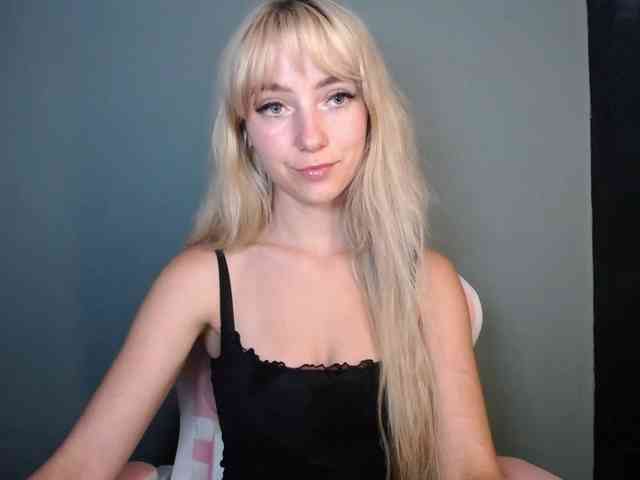 LuciaGlow webcam