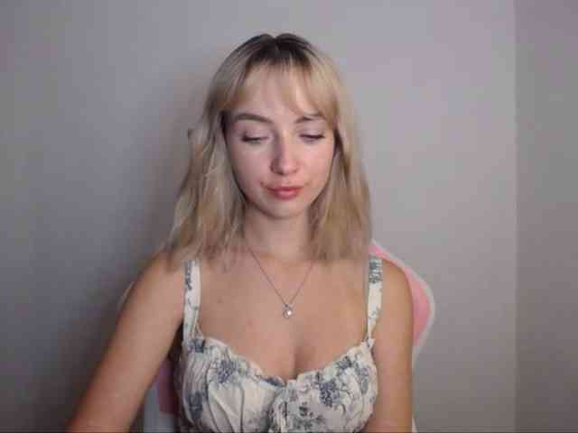LuciaGlow webcam