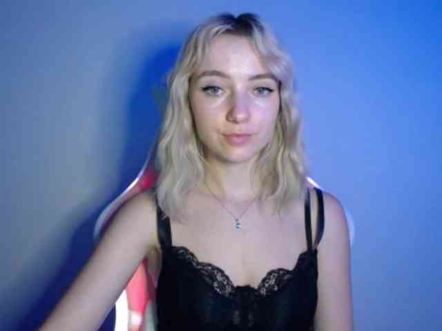 LuciaGlow webcam