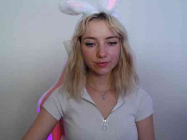 LuciaGlow webcam