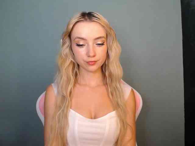 LuciaGlow webcam