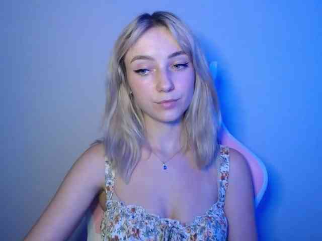 LuciaGlow webcam