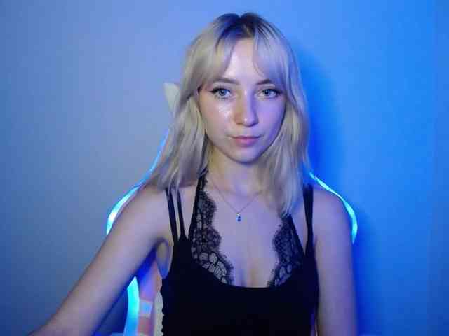 LuciaGlow webcam
