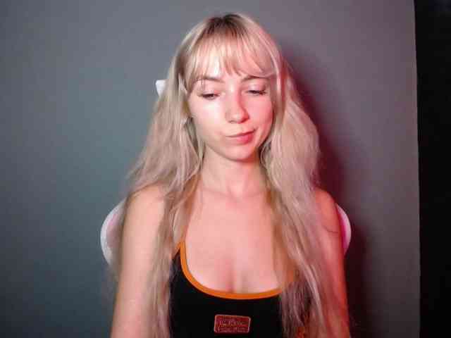 LuciaGlow webcam