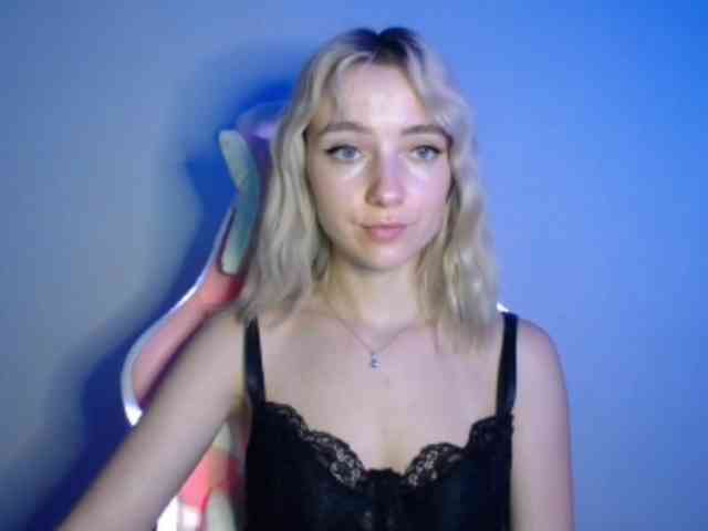 LuciaGlow webcam