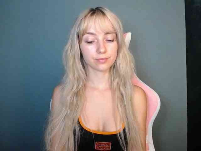 LuciaGlow webcam