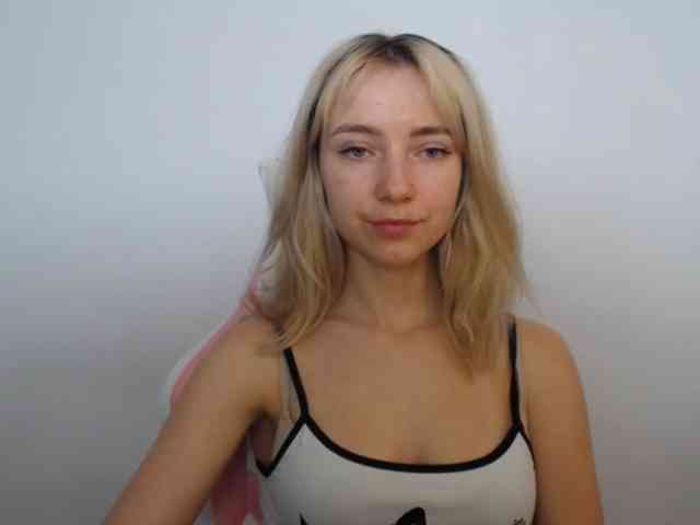 LuciaGlow webcam