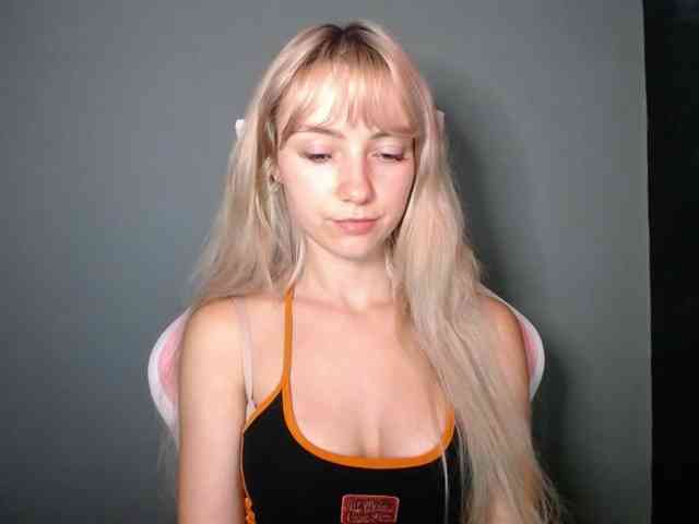 LuciaGlow webcam