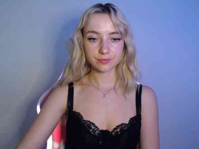 LuciaGlow webcam