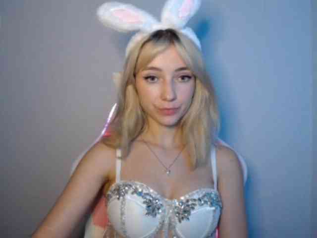 LuciaGlow webcam