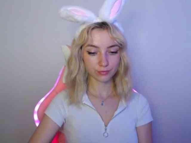 LuciaGlow webcam