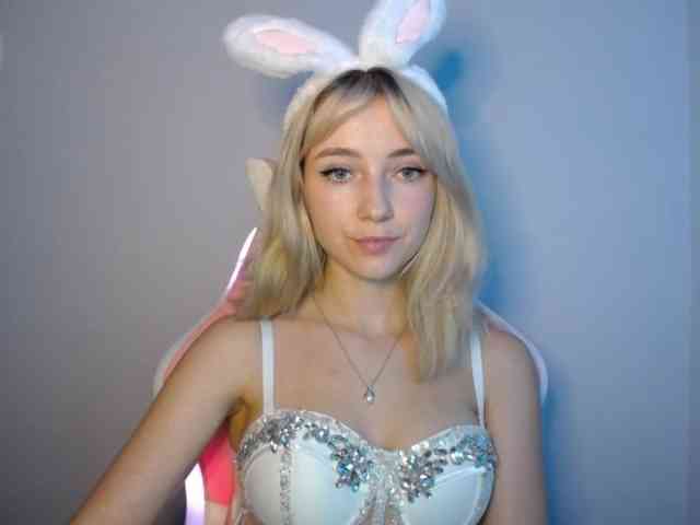 LuciaGlow webcam