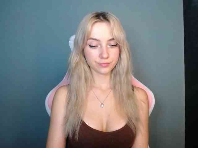 LuciaGlow webcam
