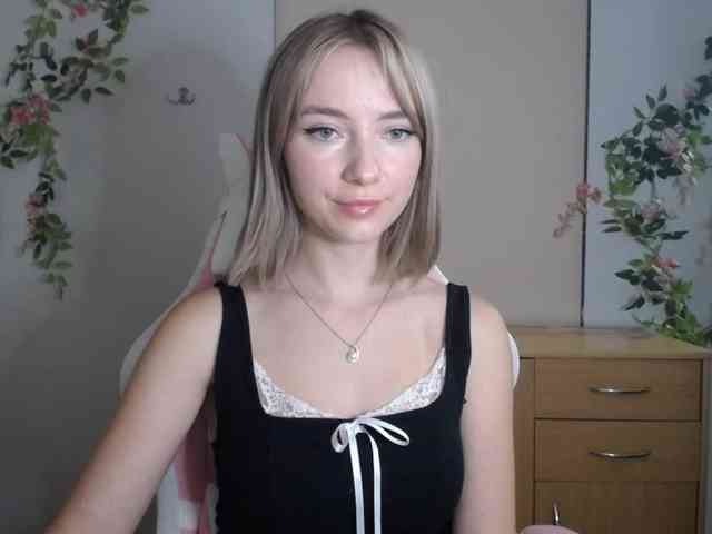 LuciaGlow webcam