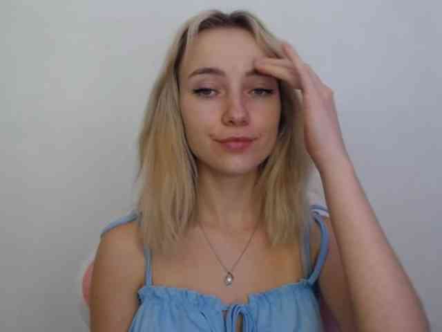 LuciaGlow webcam