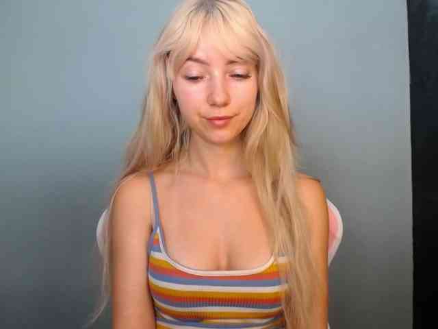 LuciaGlow webcam