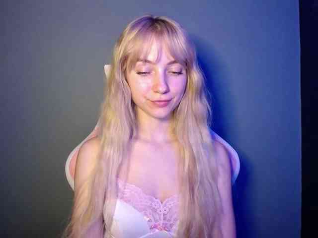 LuciaGlow webcam