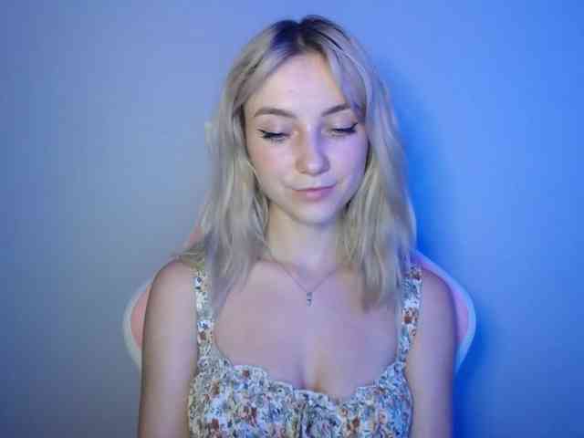 LuciaGlow webcam