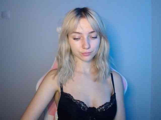 LuciaGlow webcam