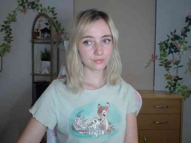 LuciaGlow webcam