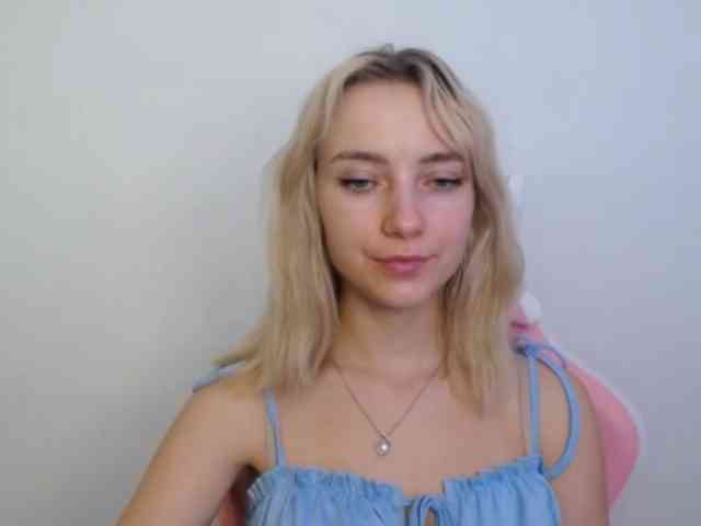 LuciaGlow webcam