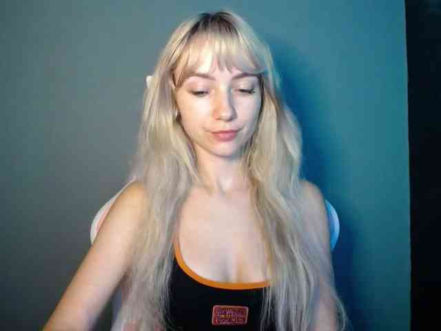 LuciaGlow webcam