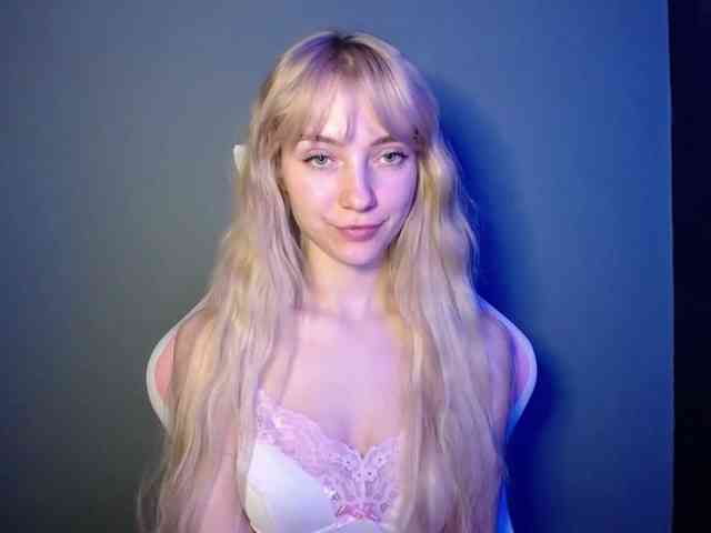 LuciaGlow webcam
